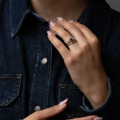 1.00 ct Blue Sapphire Daphne Ring