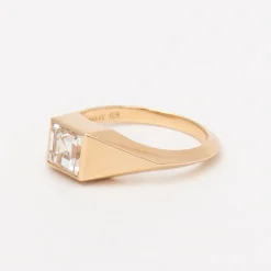 1.31 ct Carré-cut Diamond Solo Signet Ring