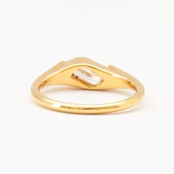 0.90 ct Flame-cut Diamond Ring