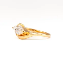 2.04 ct Lab-Grown Oval Piscine Ring