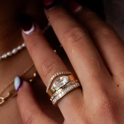 1.40 ct Lab-Grown Step-cut Oval Temple Ring