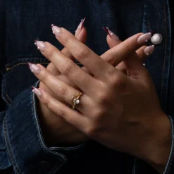 0.71 ct Pink Sapphire Daphne Ring