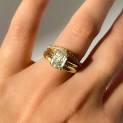 2.50 ct Scissor-cut Diamond Coursiere Ring