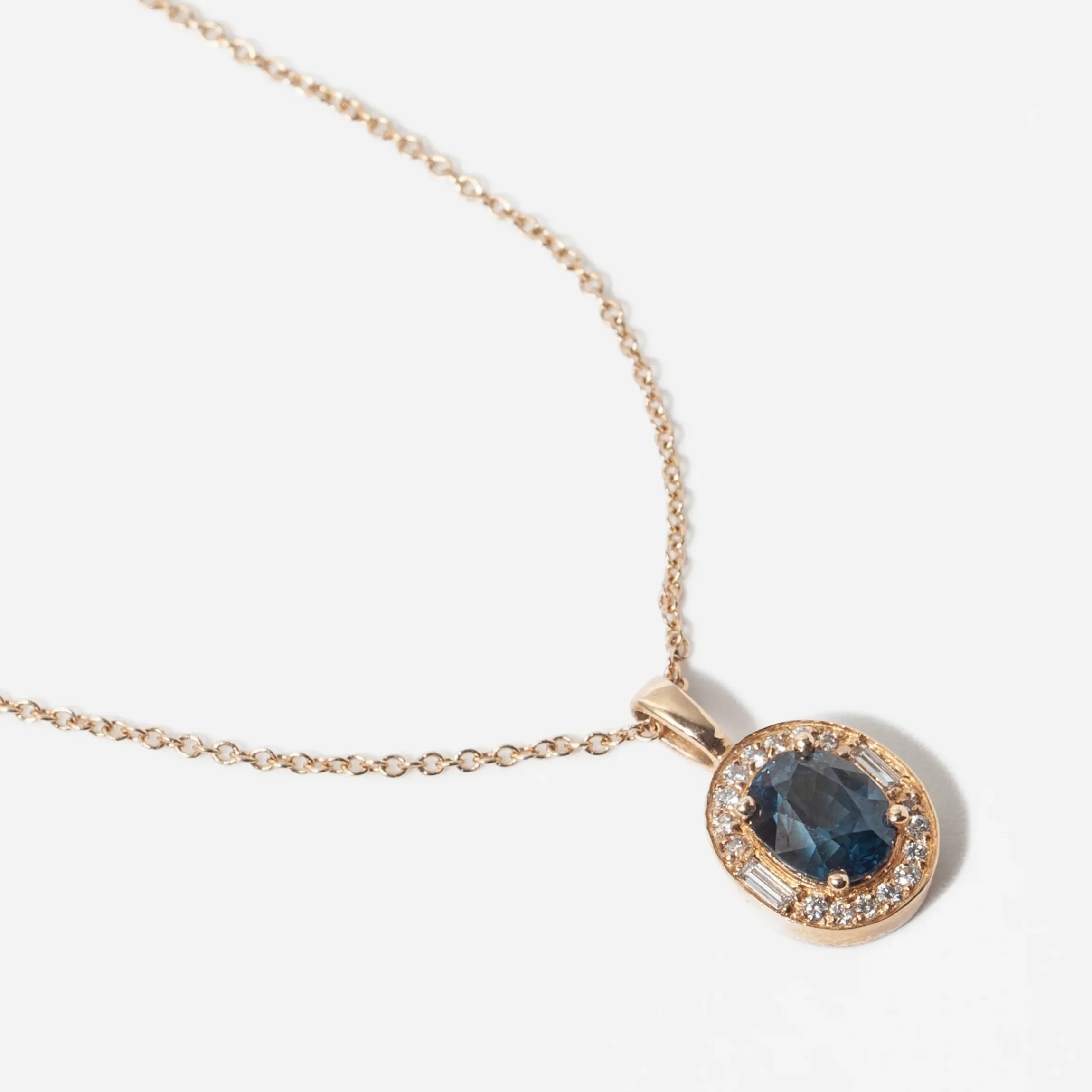 1.13 ct Teal Oval Sapphire Athena Necklace