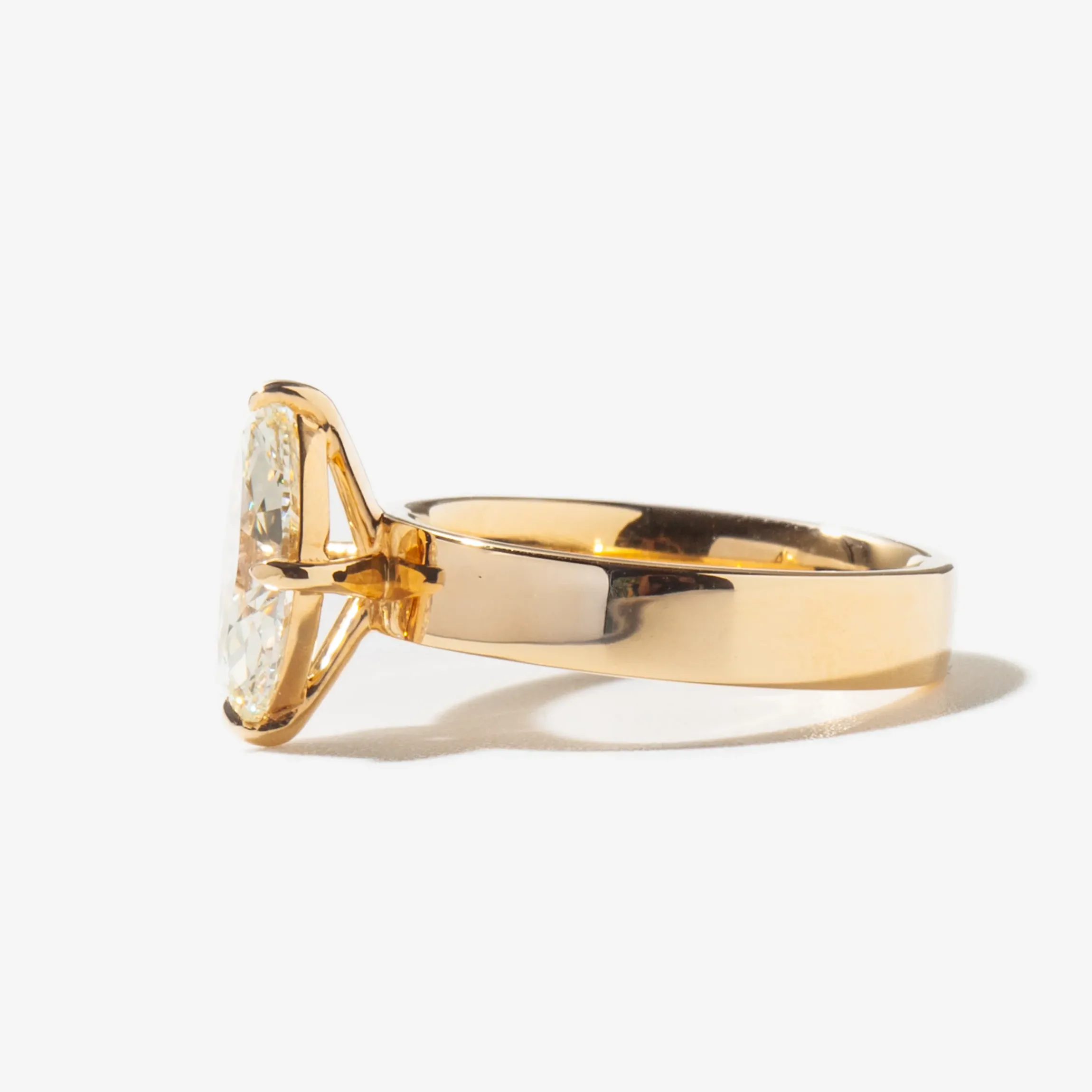 1.52 ct Vintage Moval Diamond Temple Ring