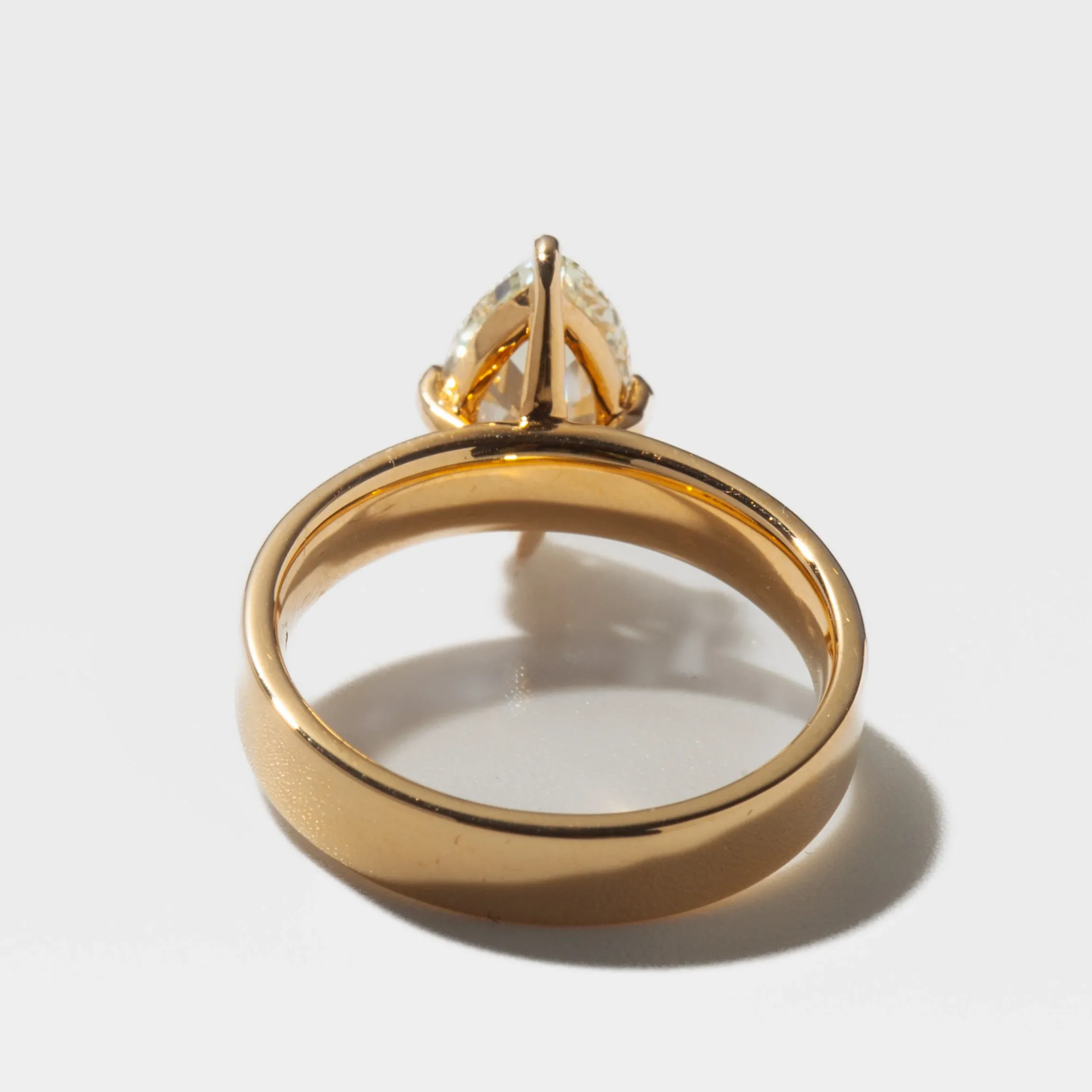 1.52 ct Vintage Moval Diamond Temple Ring