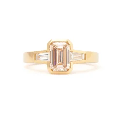 Emerald-cut Ponte Three-Stone Ring