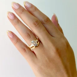 Emerald-cut Ponte Three-Stone Ring