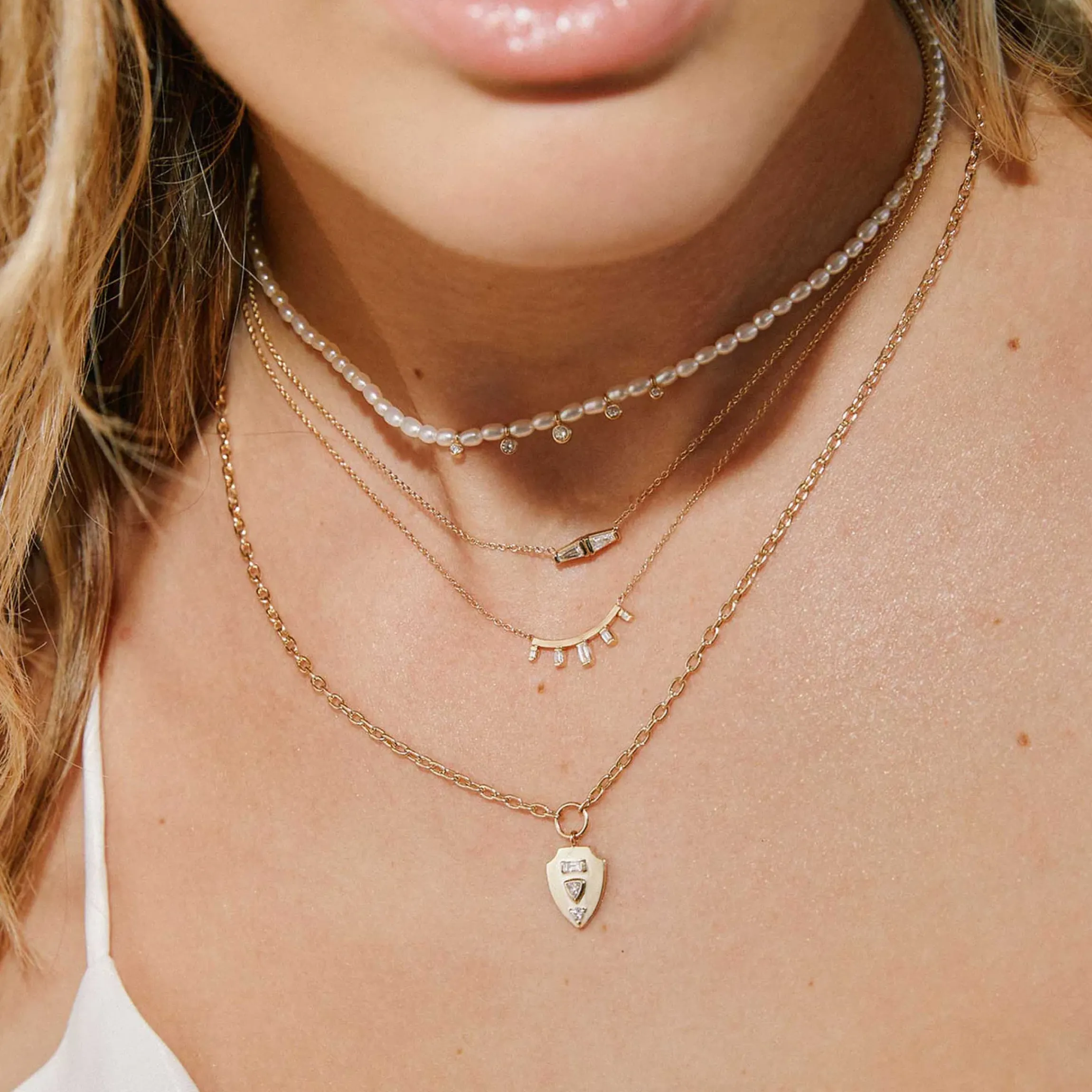 Graduated Baguette Diamond Curved Bar Necklace