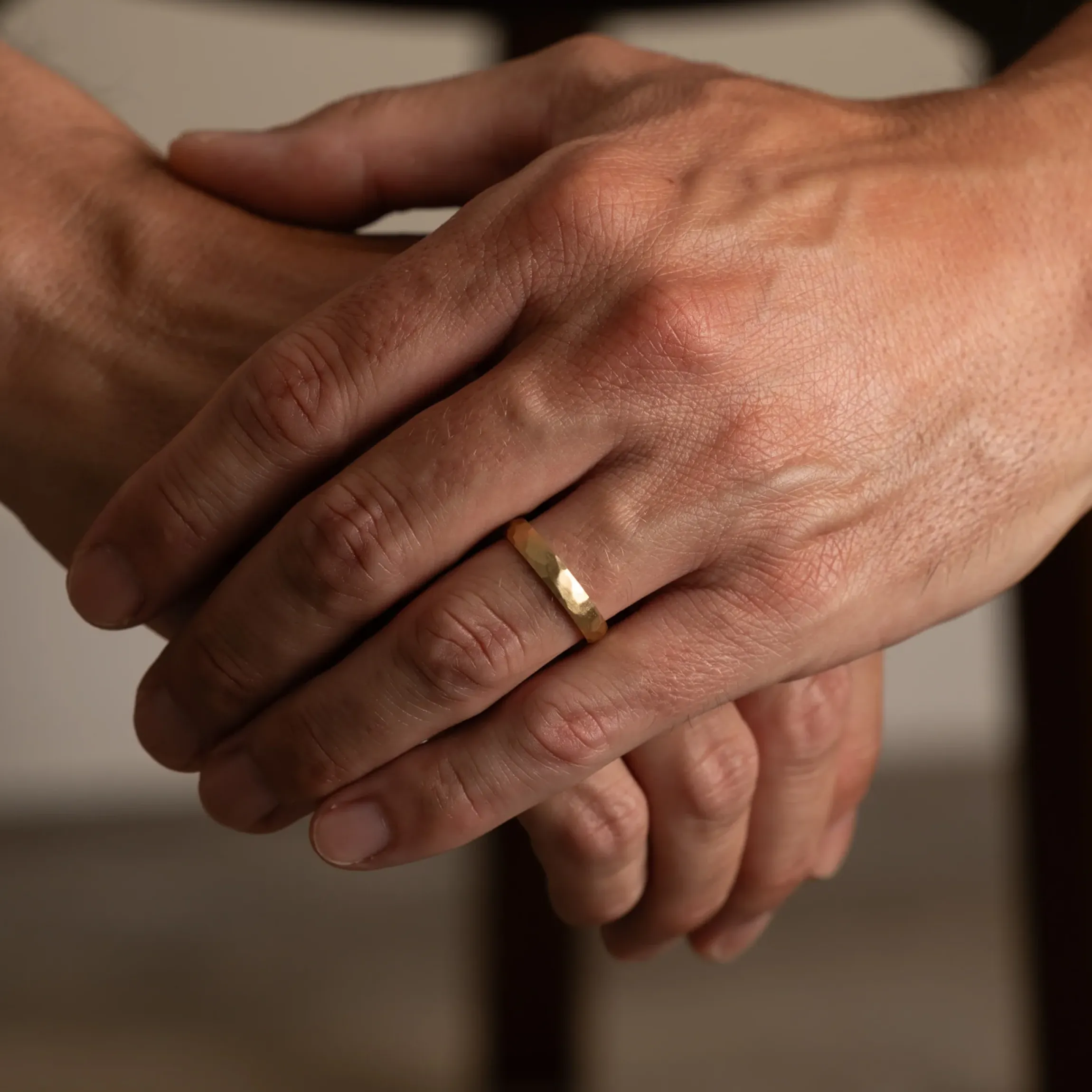 Herald 4mm Hammered Band