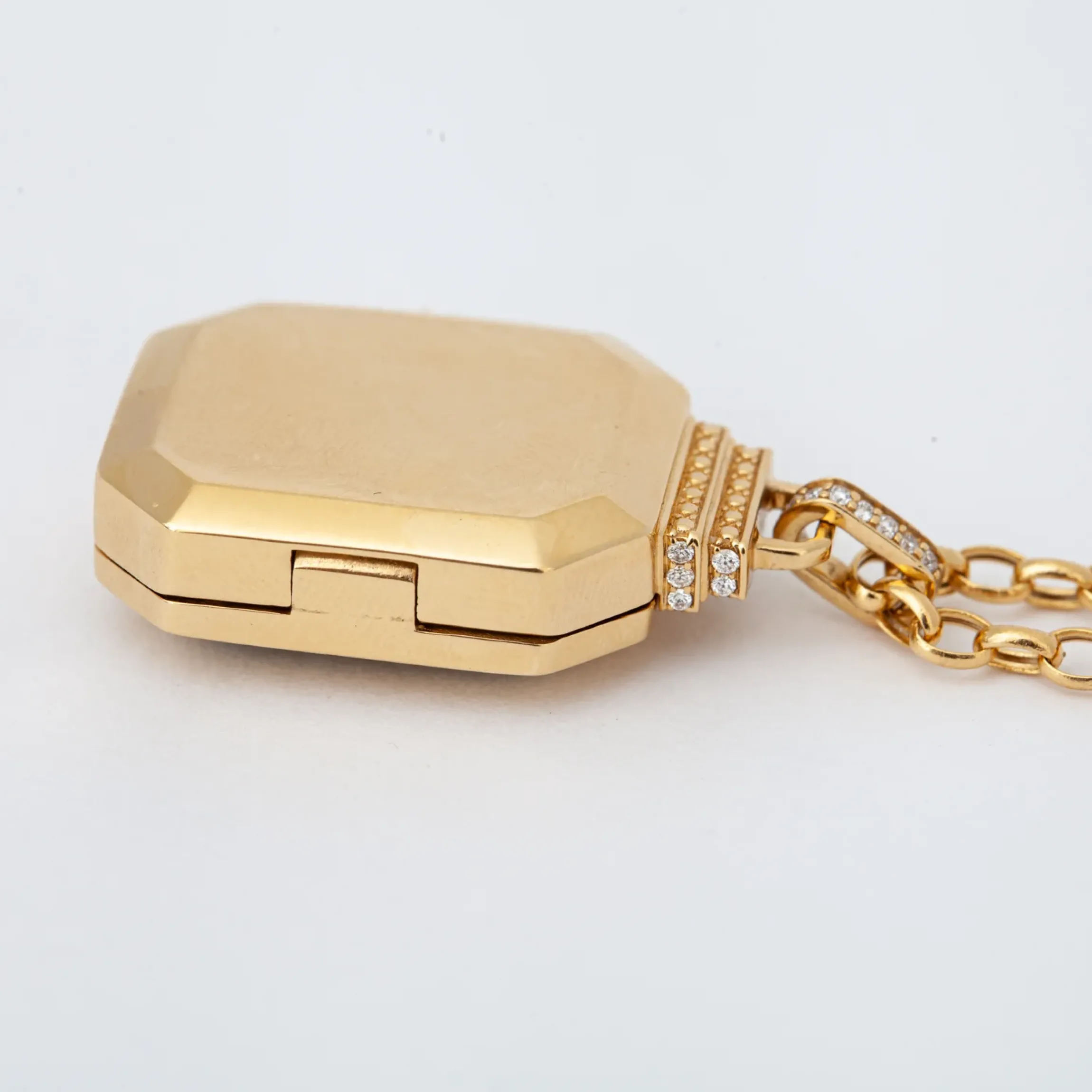 Onyx Le Stelle Locket