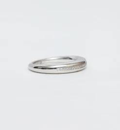 Single Line Pavé Rising Tusk Ring