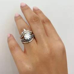 White Diamond Eleonore Pavé Scallop Band