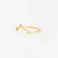 White Diamond Three-Step Triangle Ring