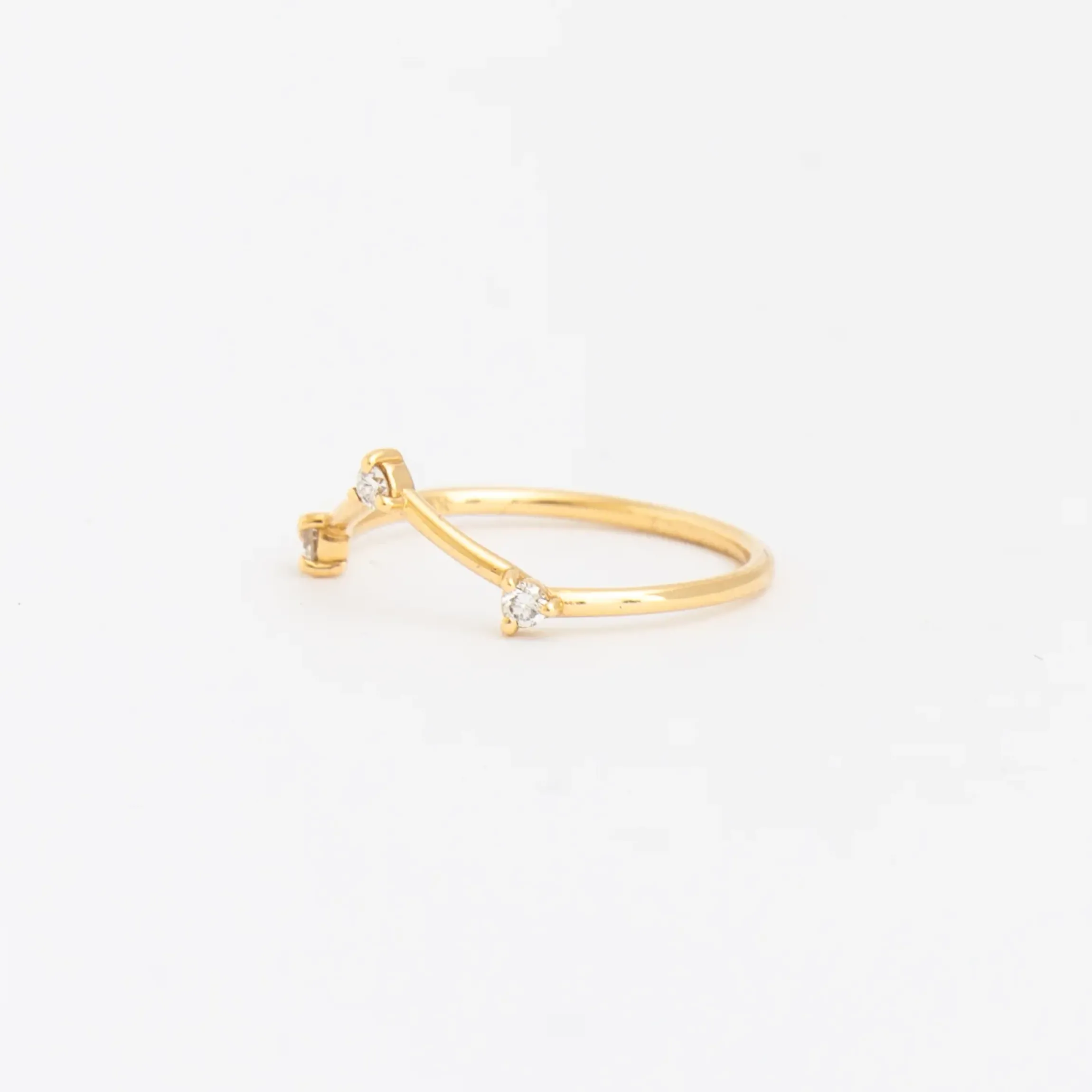 White Diamond Three-Step Triangle Ring