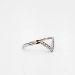 White Gold White Diamond Chevron Bea Band